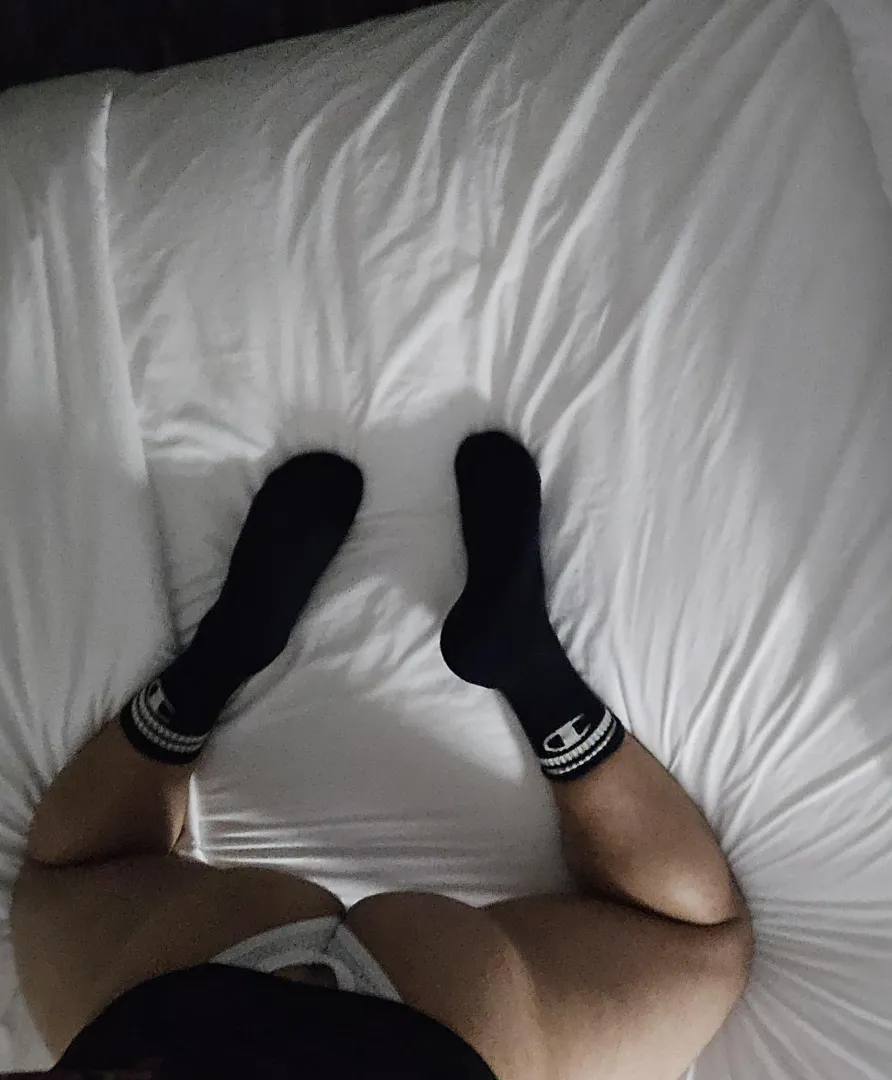 Hosting looking for discreet fun