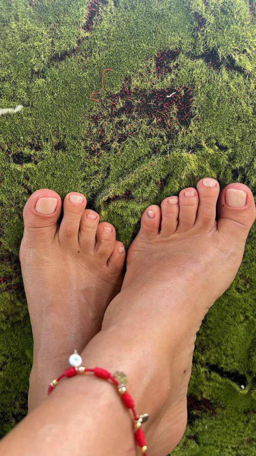 I enjoy creating good content for my fans. I can create personalized content for you, and we can exchange messages, photos, and video calls