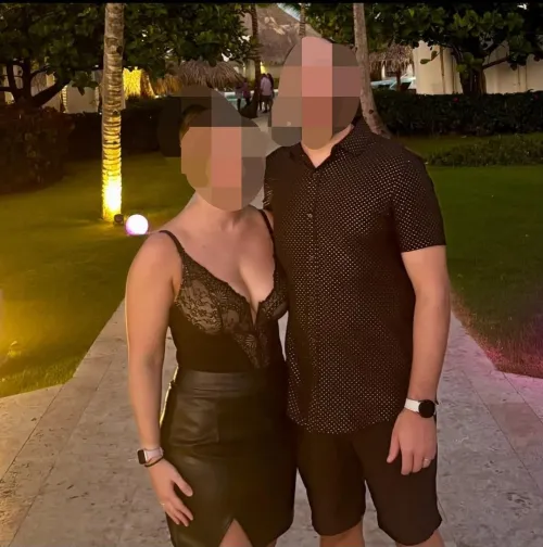 Mid 30sMF bi couple staying near Logan tonight before an early flight tomorrow. Open to fun & attractive couples, women, and VERY select single M (fit, hung, and a brain bigger than your dick). Come hit on us at the hotel bar and see what happens!