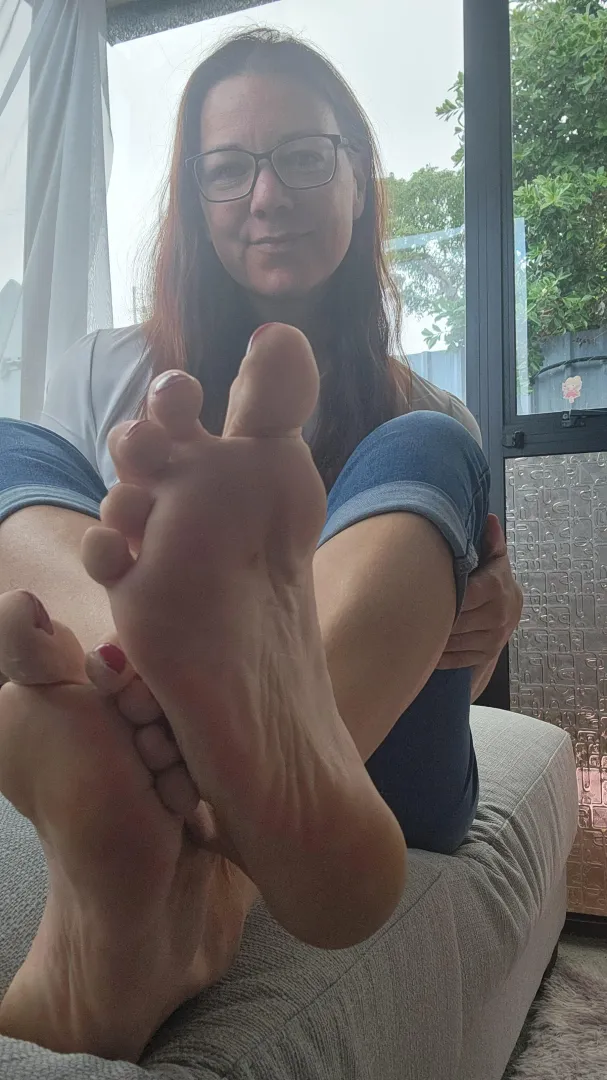 My sub funded no drinking challenge went so well I'm doing another challenge for March! This time with step counts. Dm me to chat details