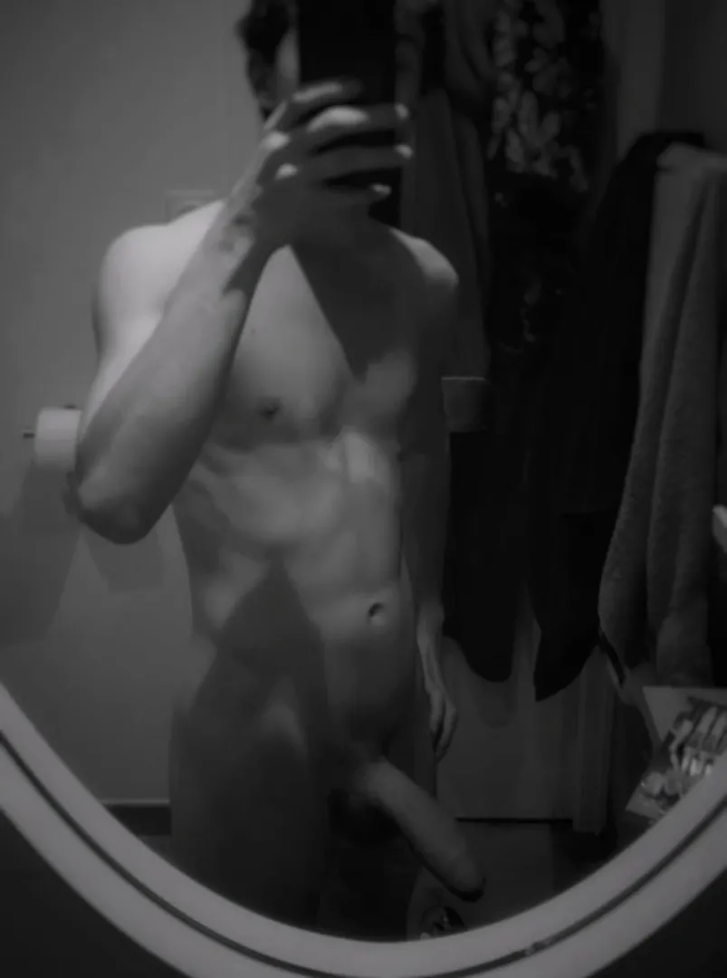 Qui veut goûter ma grosse queue ?