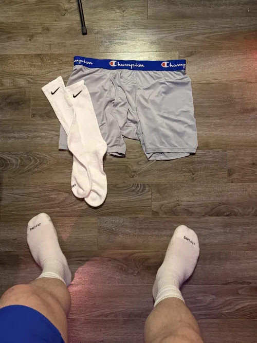 [selling] [can-usa] [60$] bundle Champion underwear and Nike socks. Contact me for customization option.