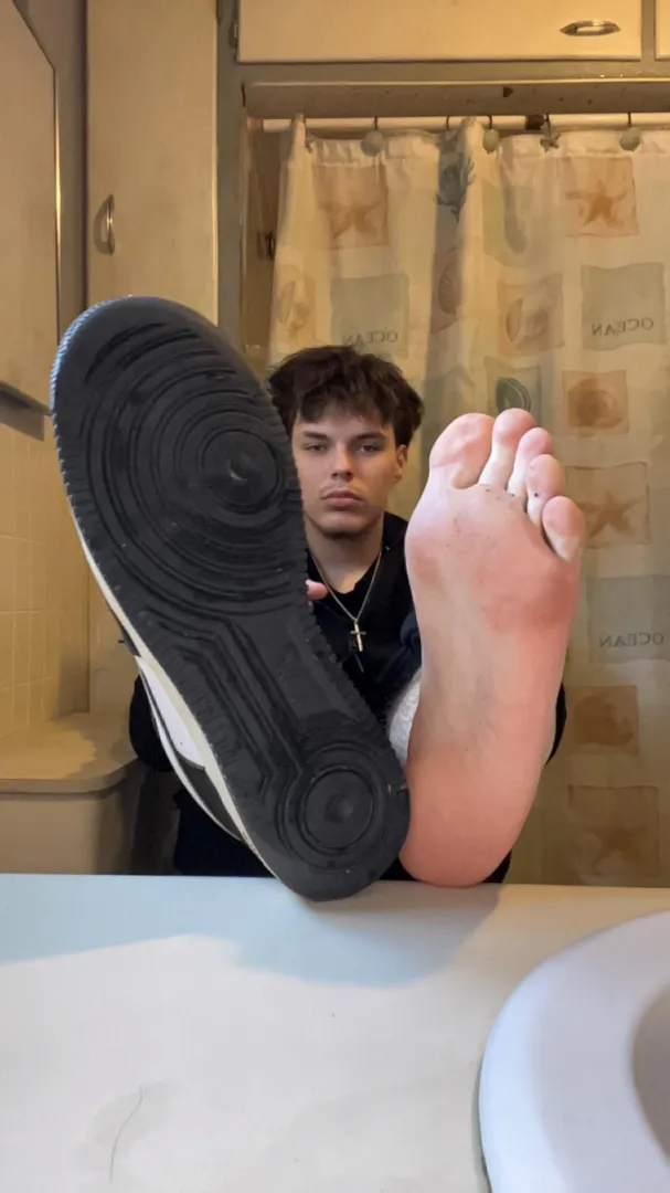 Serve these big Alpha feet