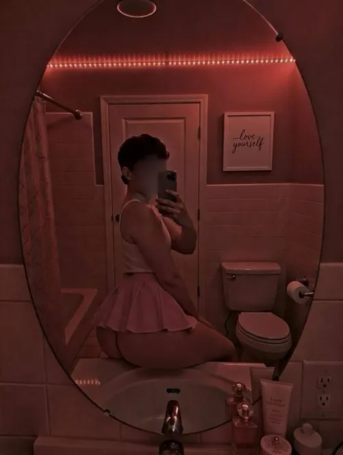 Yall seem to like the outfit so imma stay in it for a while