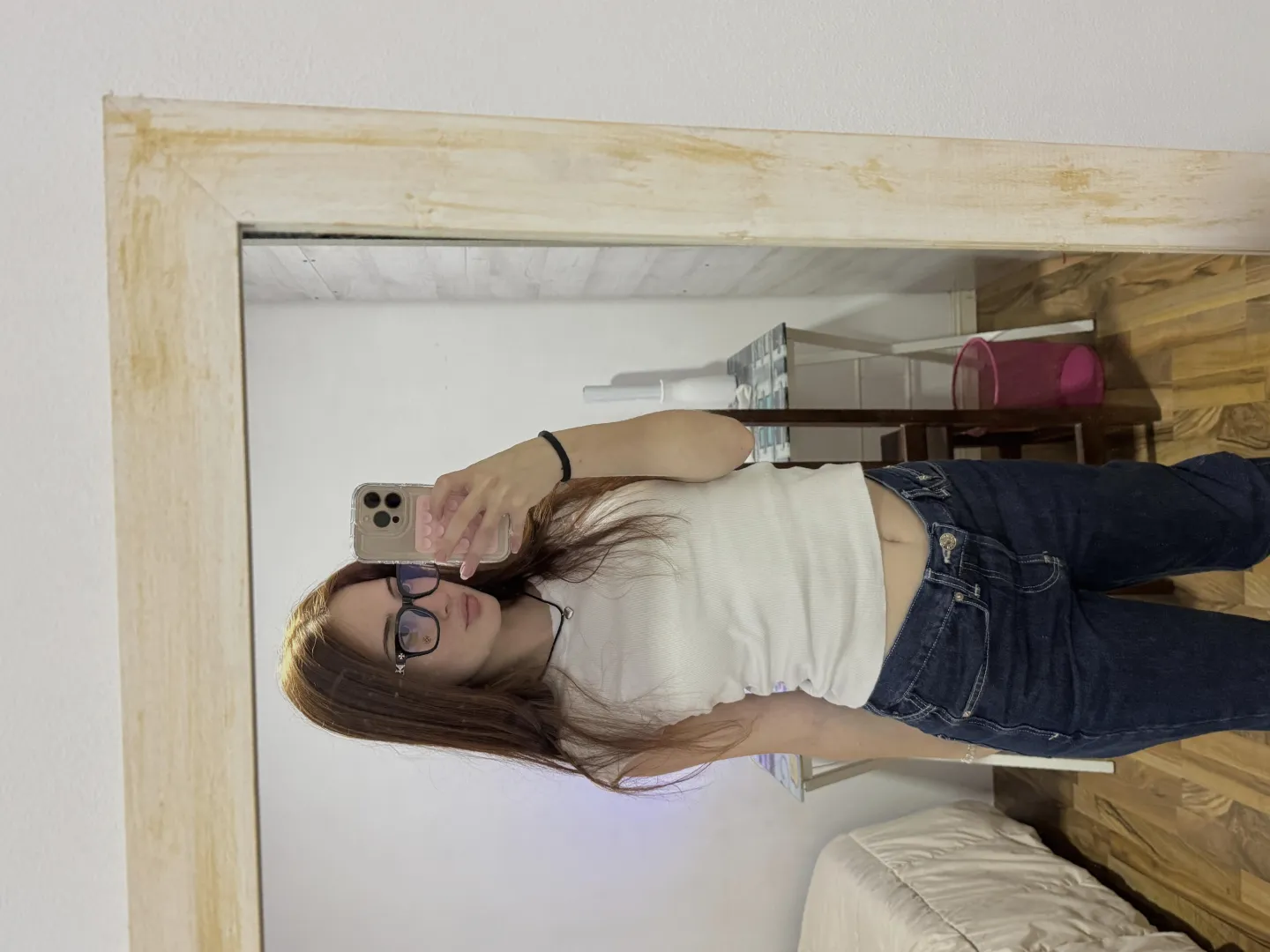 19 [F4M] Need someone with a place in Ann Arbor + good energy i check T3legram more: .`mariablossom,.
