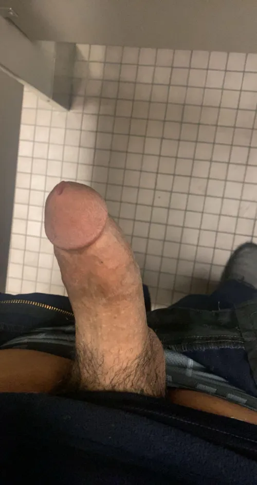 Any milfs need some attention?