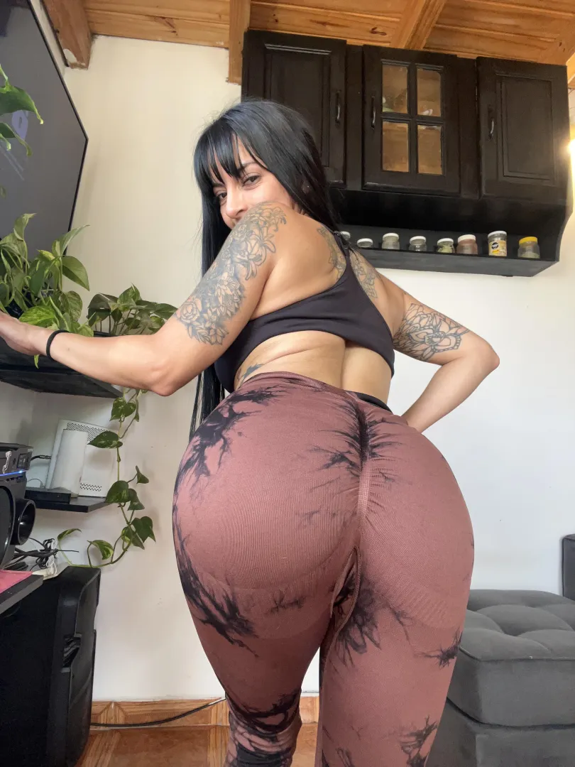 Brown accentuates my curves