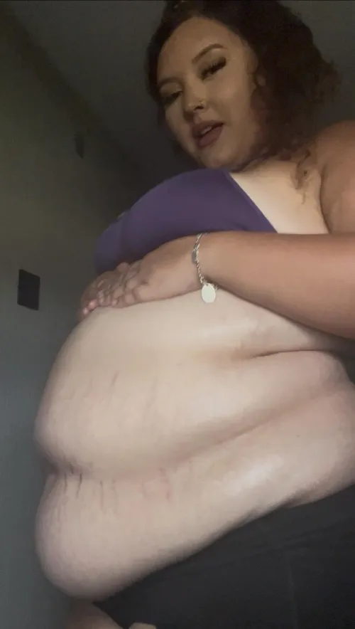 Do you like my belly all oiled up?