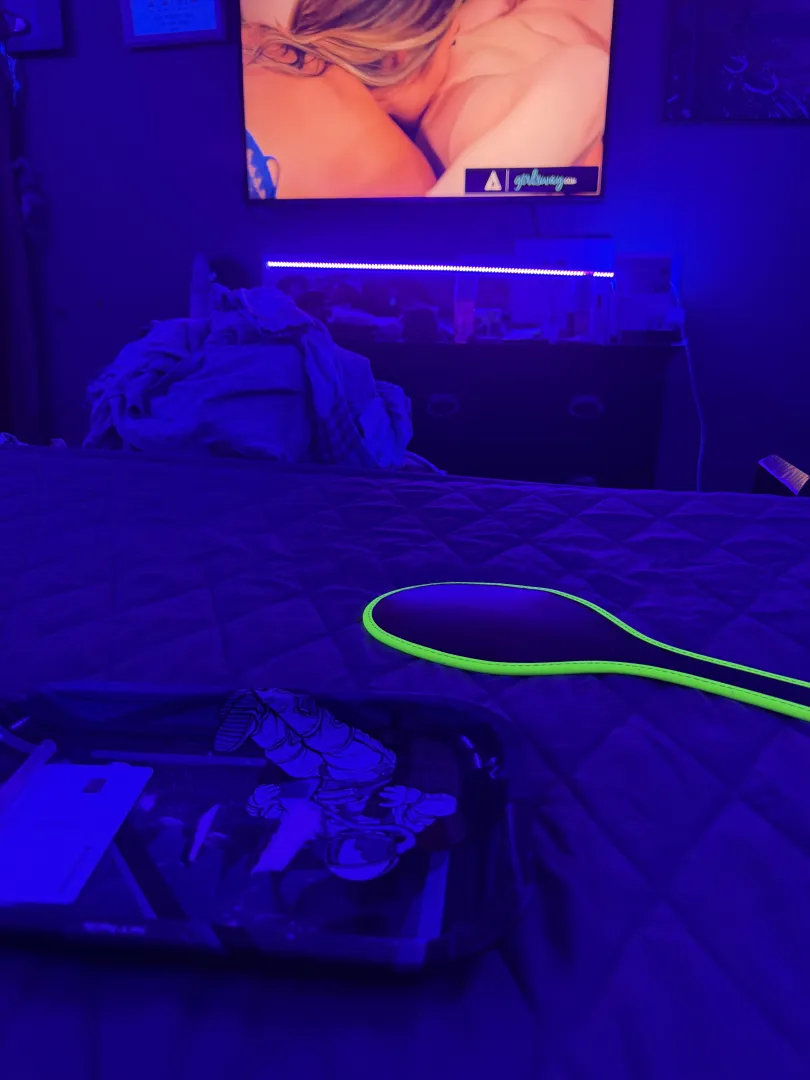 Finally! Been awhile since we’ve had a Coke fueled fuck feast