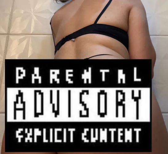 I know you want to see the huge ass of your Mistress