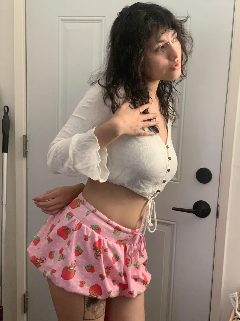 i used to love watching strawberry shortcake 