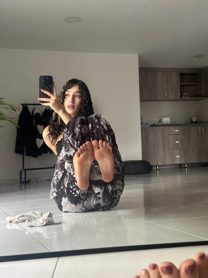 just teasing you with my pink soles