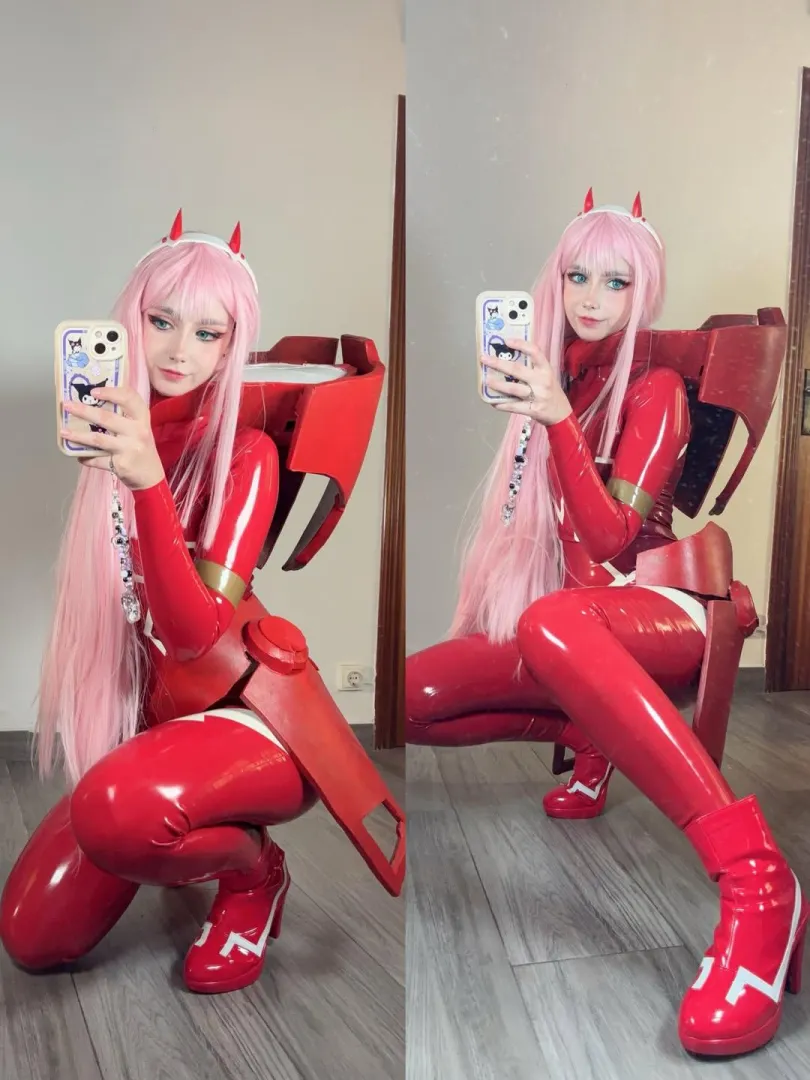 Me as Zero Two in latex (Aloeveraiskawaii)