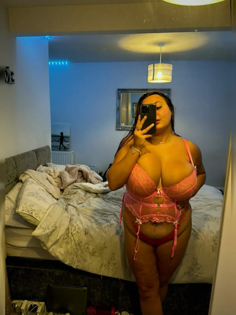 Real ones love fat girls. Are you one of them?