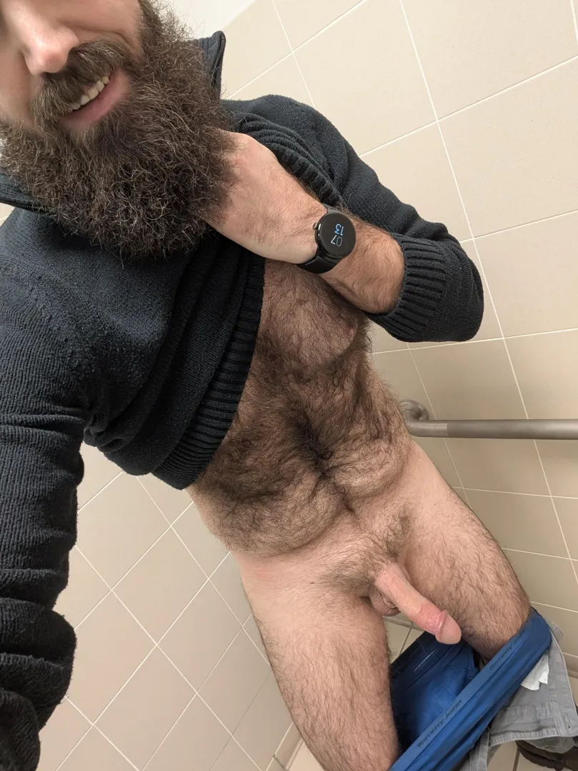 The real reason your IT guy is always in early... 