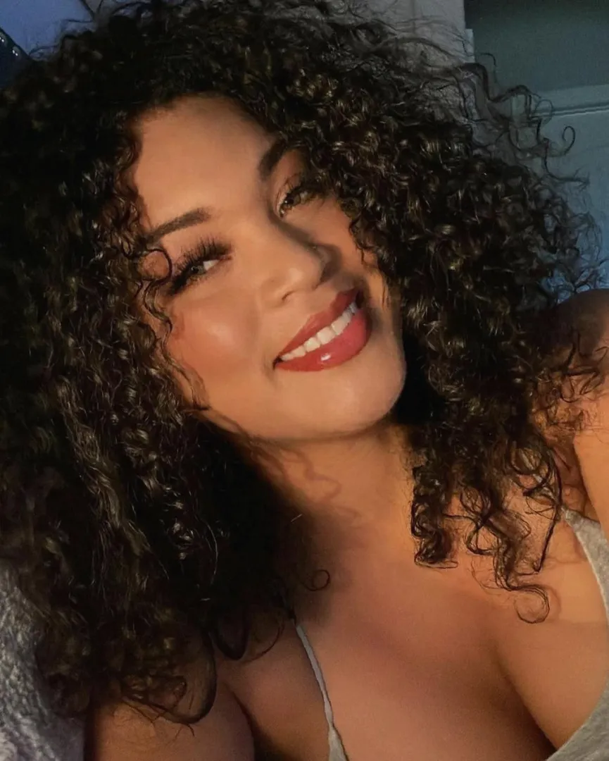 Would you call me more thick or more curvy?