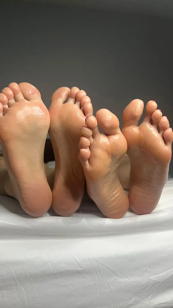 Would you like to suck our latina feet? 