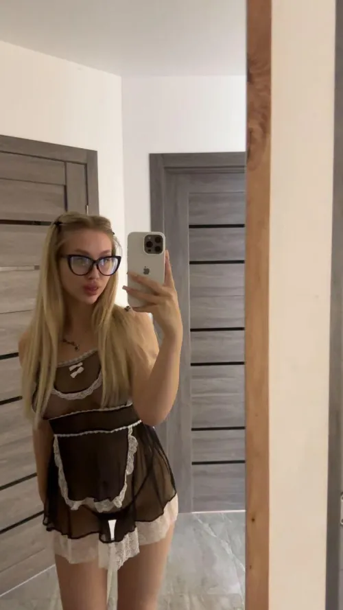 19 [f4m] horny and home alone, come over and ruin me?