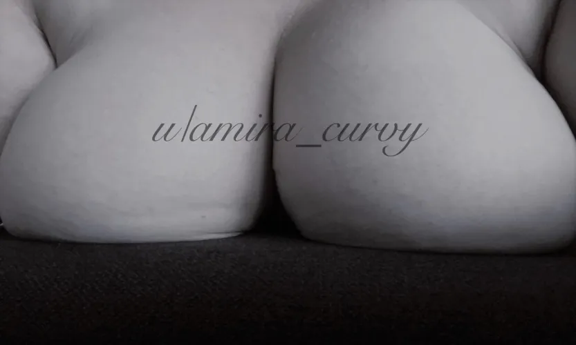 Dein Schwanz fehlt zwischen meinen dicken Titten, findest du nicht auch?DickPics erwünscht