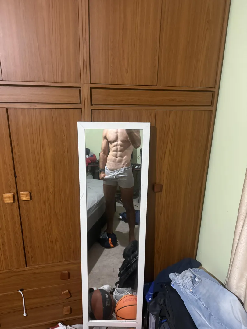 26 (m) here in Melbourne for the week