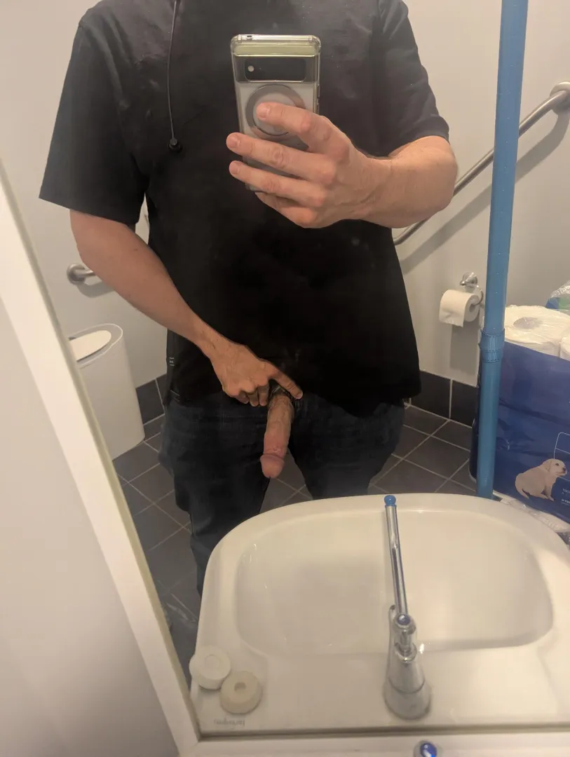 (43) Busy today, only time for a quick flash!