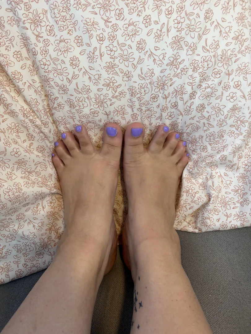 Be honest… are you gonna sniff your pillow after my feet have been on it??