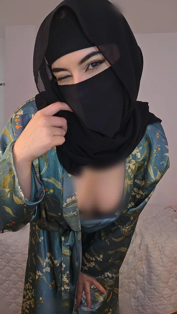 Come here and get me off this robe!