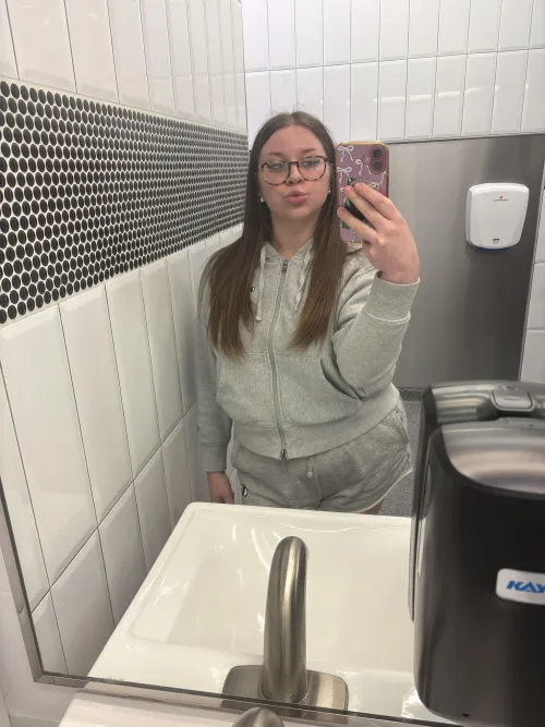 completely virgin hair, yes it’s real & yes it’s beautiful & soft 