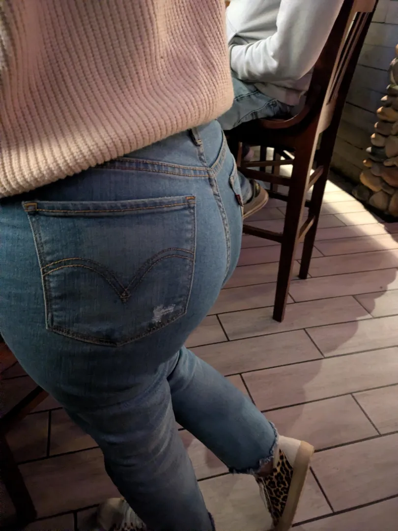 Over 40 mama in jeans