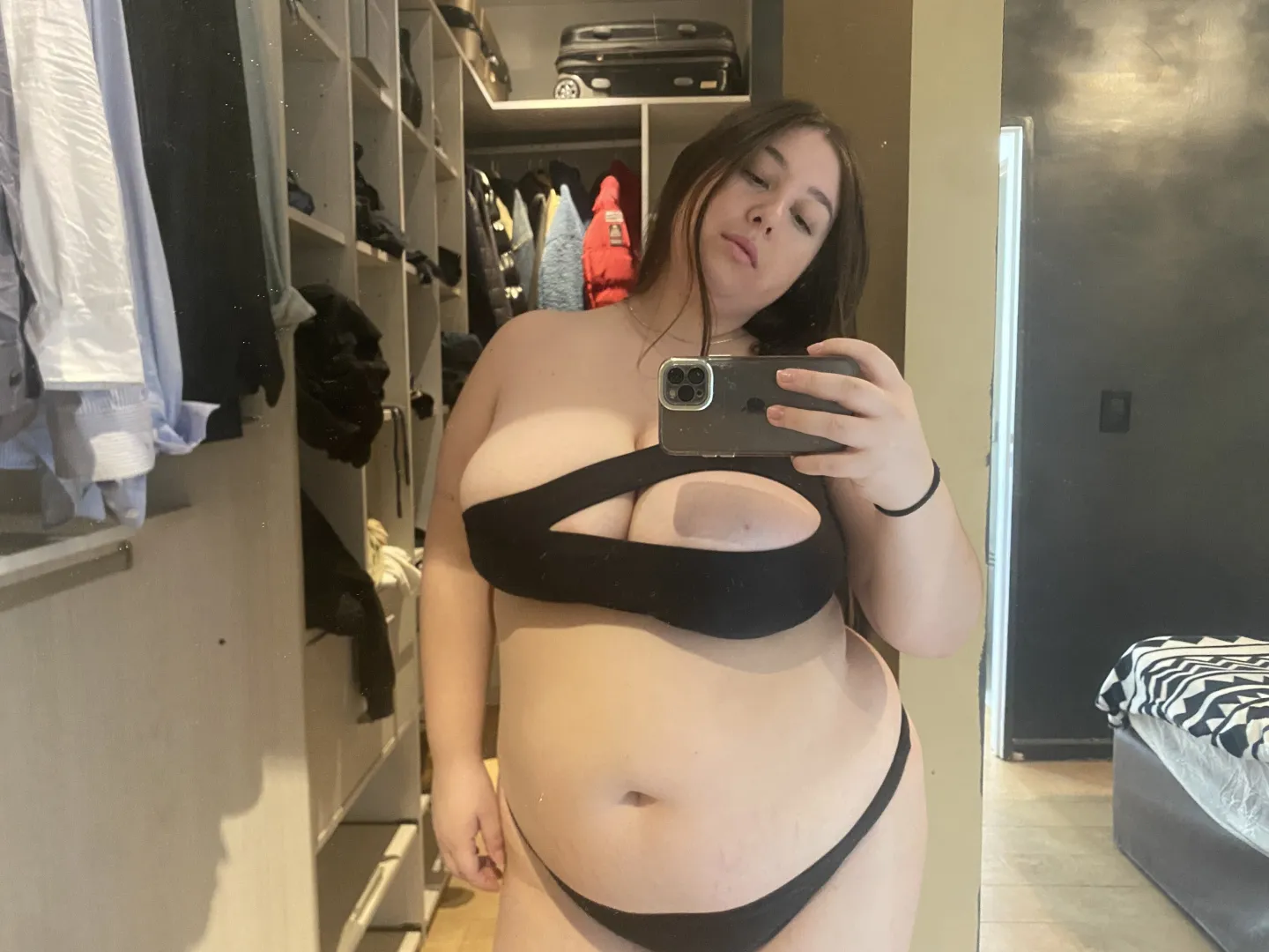 Rate my pregnancy glow from 1 to 100. Be brutally honest!