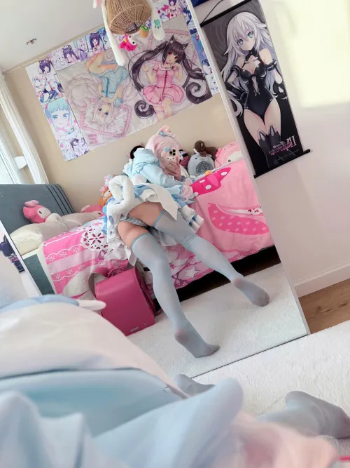 The perfect little pet, already on all fours waiting for you to come claim her ⸜(｡˃ ᵕ ˂ )⸝♡