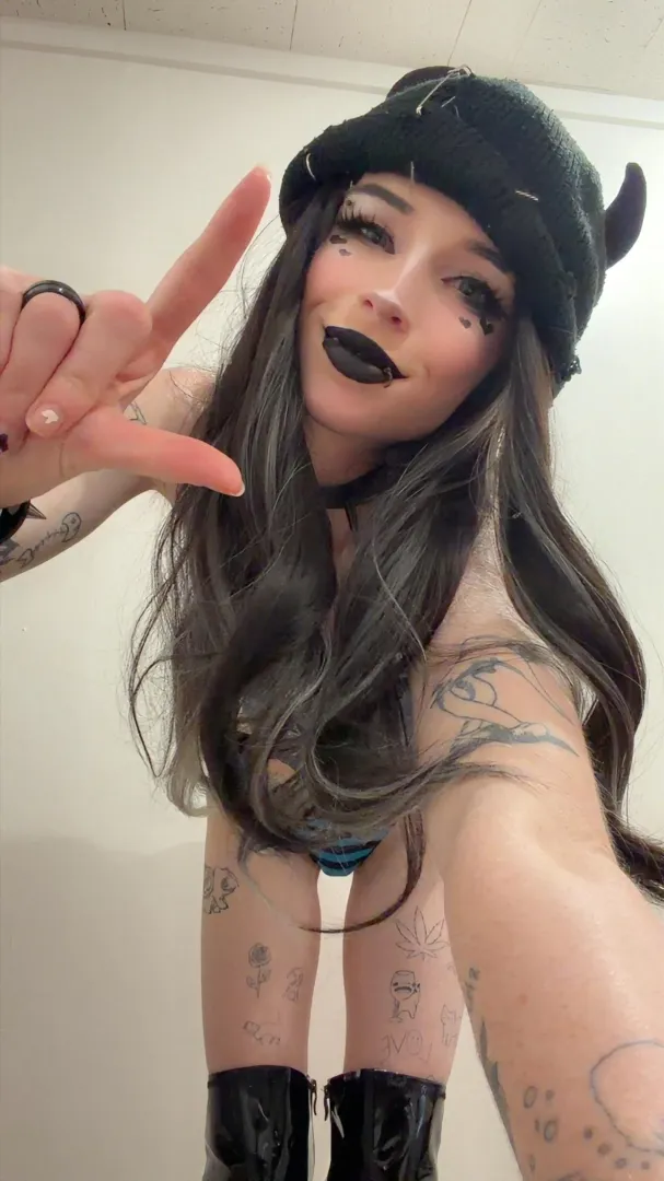 Your queen has been sick this last week, so you need to amp up the obsession, just to make me feel better