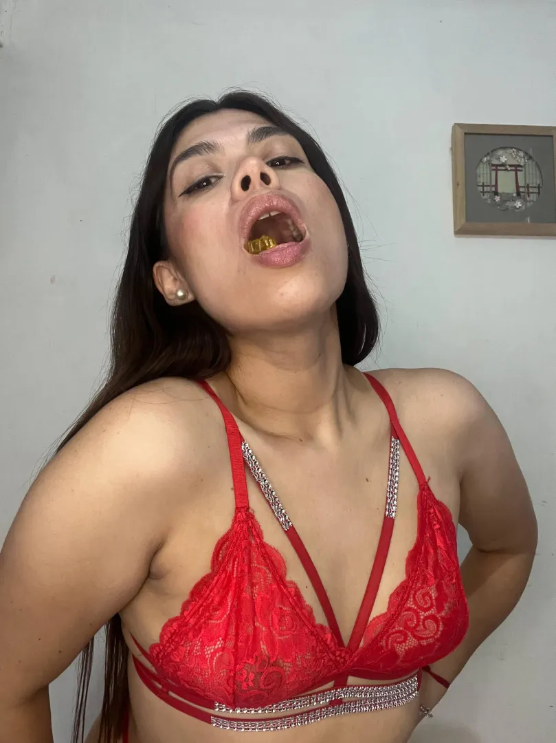 You're so tiny that even with a magnifying glass you won't be able to see yourself in my big mouth, haha