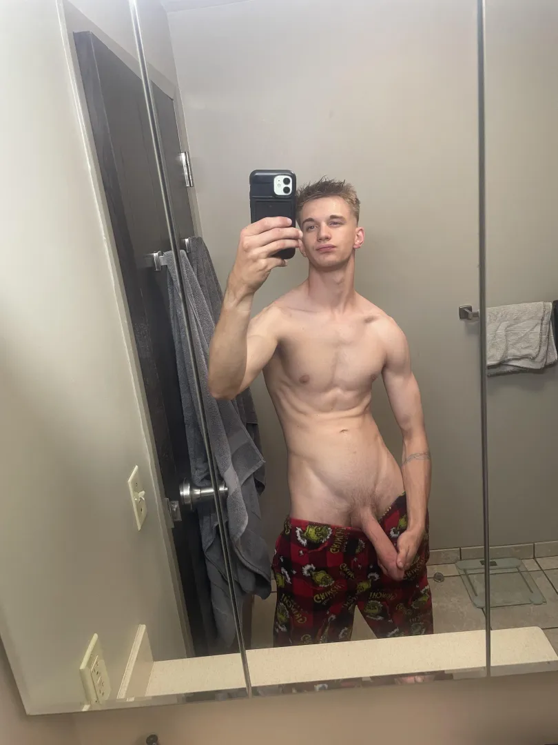 [20] Thought I'd show off my 3rd leg tonight