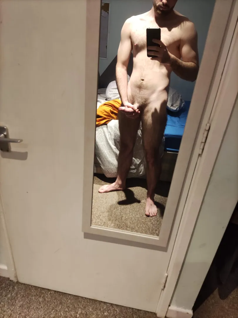 22 m South West. DL guy here. Any smooth bottoms/twinks wanna DM?