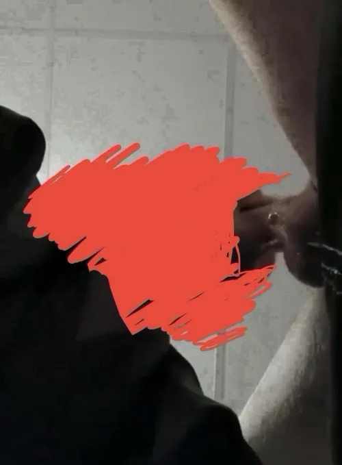 25 [mf4m] staying in downtown till noon Who’s down for some throat