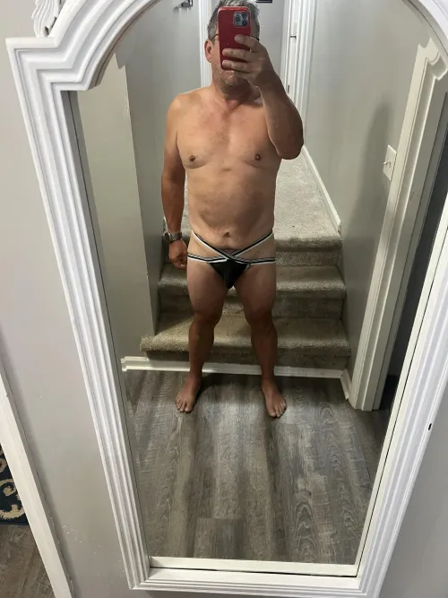 50 bi male verse bottom looking for group of men or 1 on 1. DOM/sub+