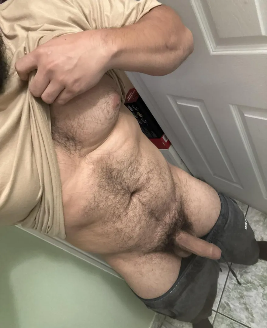 [90242] 30 m Downey. Horny from the gym. Sc: bananadan30