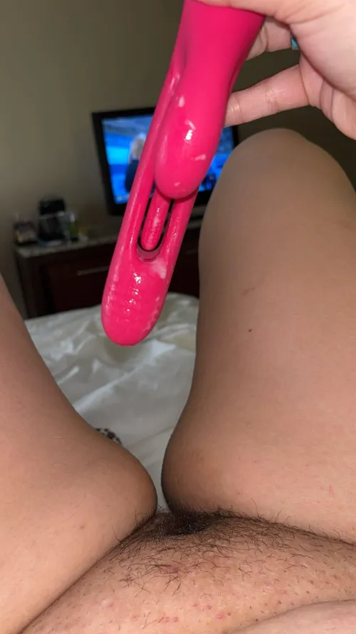 Anyone wanna play with a hairy pussy??