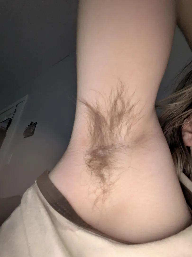 before i trimmed; this is the longest and prettiest they have been <3