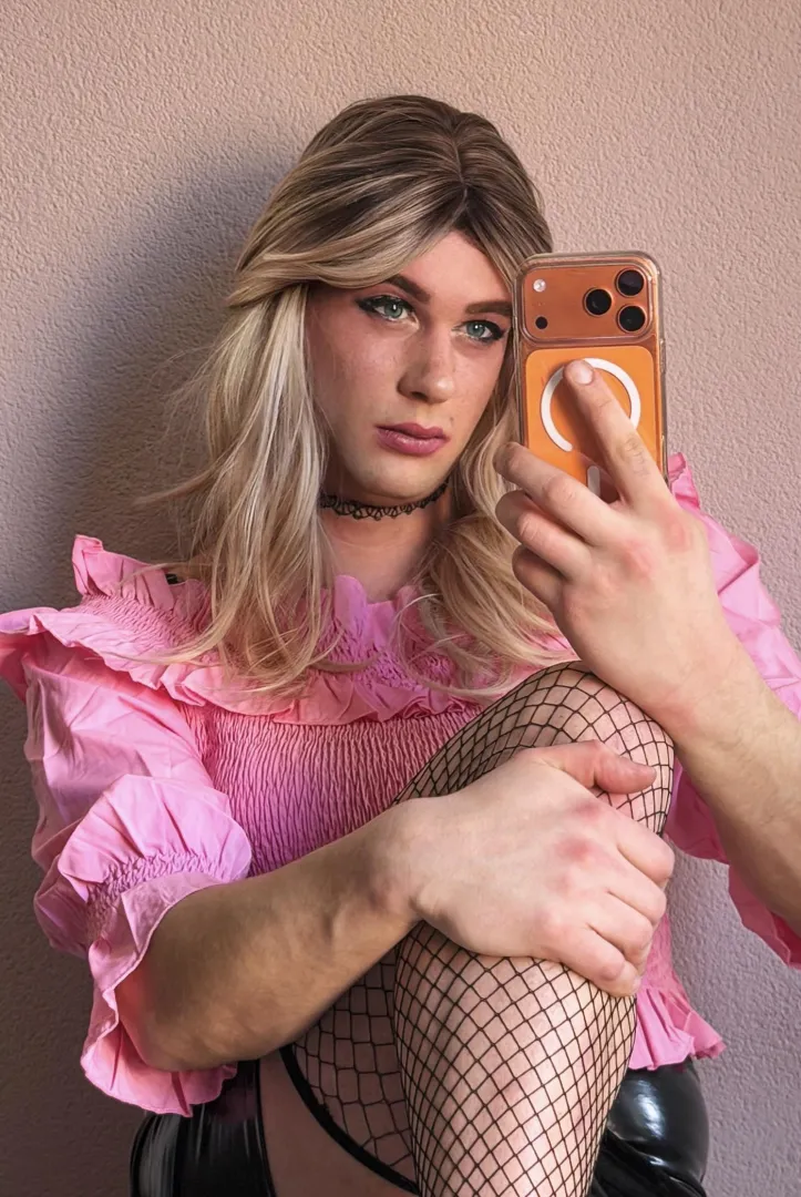 Got to dress up again to day✨