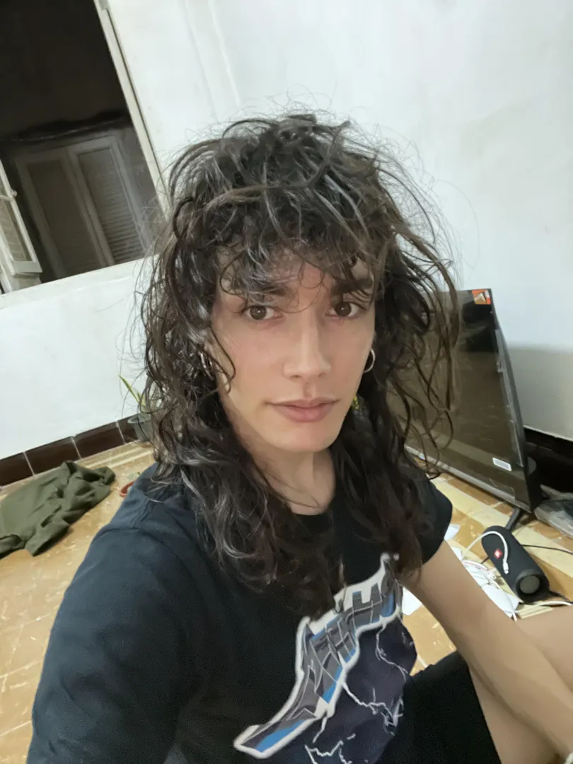 Hey hi from Cuba I would love to meet gay metalheads,there’s almost none in my country