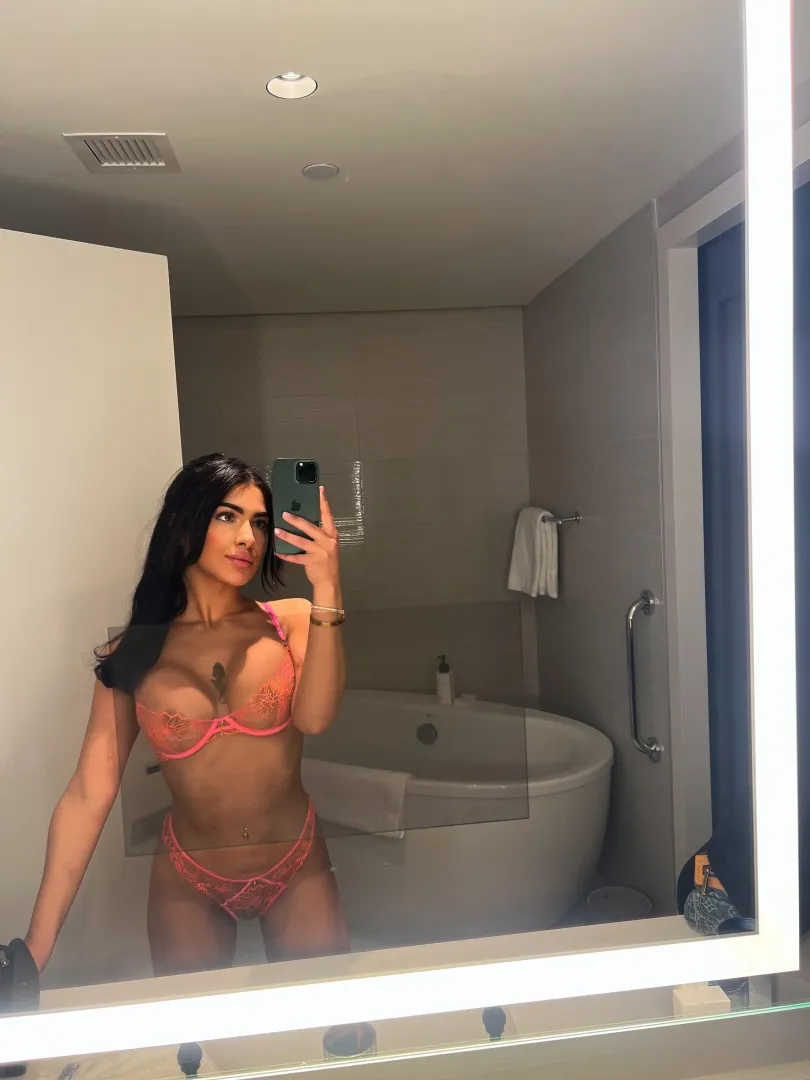 I always feel the sexiest in an HB set