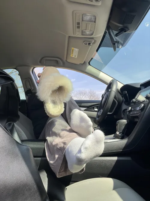 “I have a girlfriend. I have self-control. I don’t have to do this. It’s literally just cotton…” yet here you are. In a spiral  and going broke