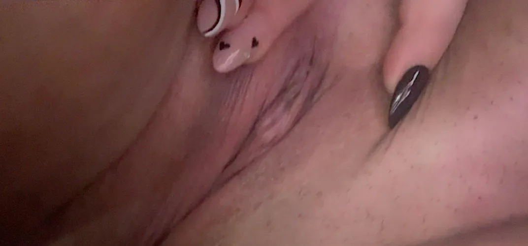 It’s been awhile, happyWednesday ✨ its too cold though- warm me up?