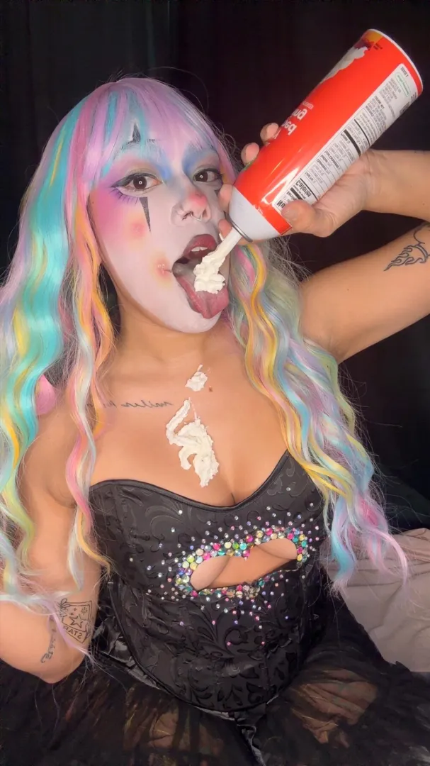 Just clownin’ around 