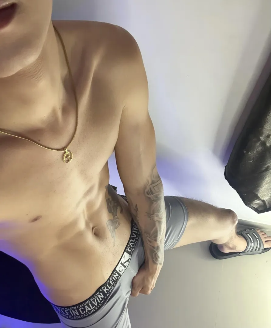 Me bajas los boxer ?