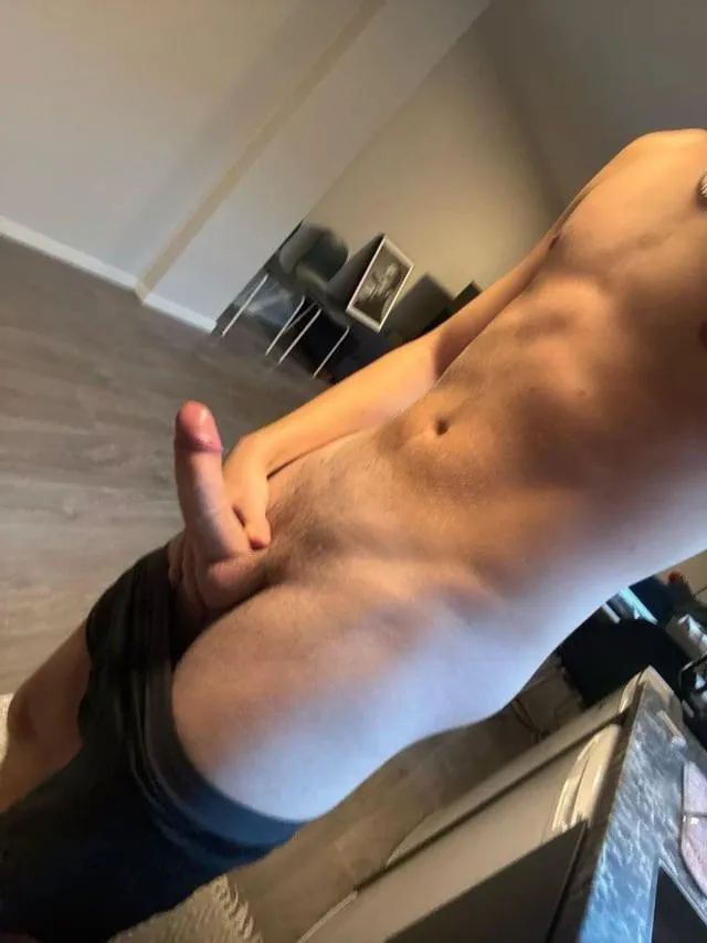 Need someone to join make some sexy pics