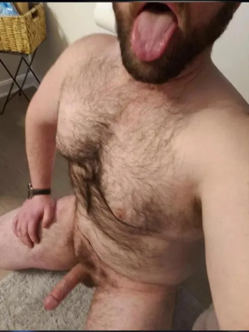 Thick otter here. Wishing to be surrounded by other hung hairy/otters