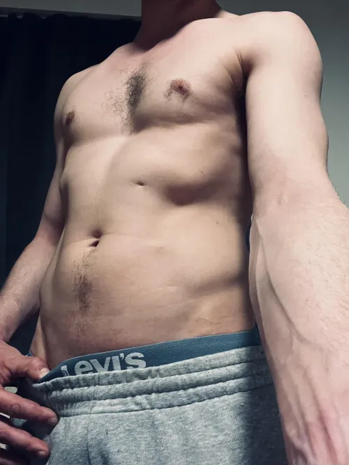 34 [m4fm] ervaren en respectvolle man op zoek naar leuke koppels regio West of Oost-Vlaanderen. Stuur gerust voor meer info ;)